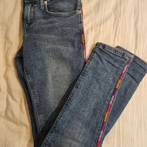 Knapt brukte Tommy Hilfiger jeans str 164