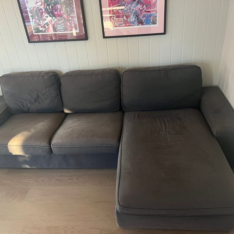 sofa med sjeselong fra Ikea