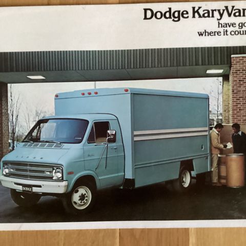 DODGE KaryVans 1976 brosjyre. Kan sendes med Postnord kost.69kr