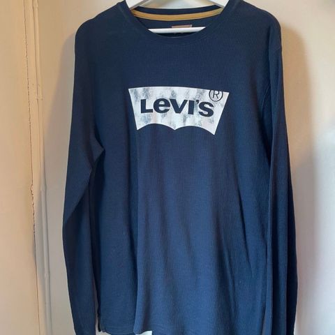 Levis genser, L