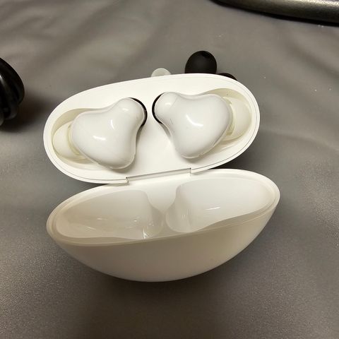 Kvalitets Earbuds OPPO med ekstremt god lyd.