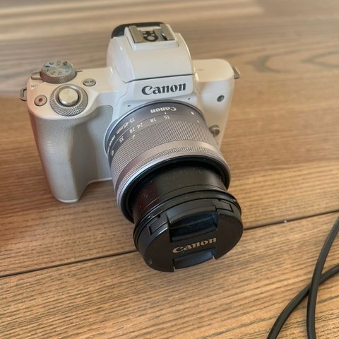 Canon EOS M50 hvit