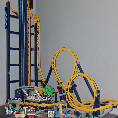 Lego Coaster 10303