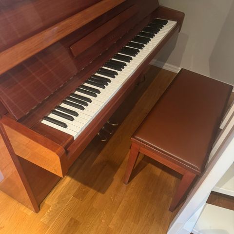 Flott Yamaha mahogny piano