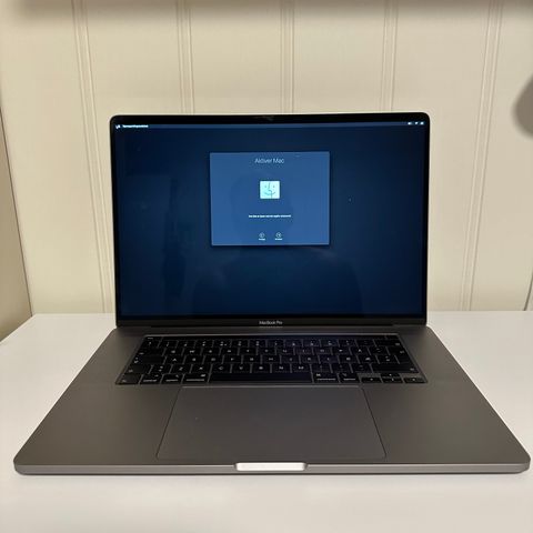 MacBook Pro 16