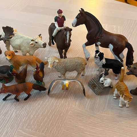 19 «norske» Schleich dyr