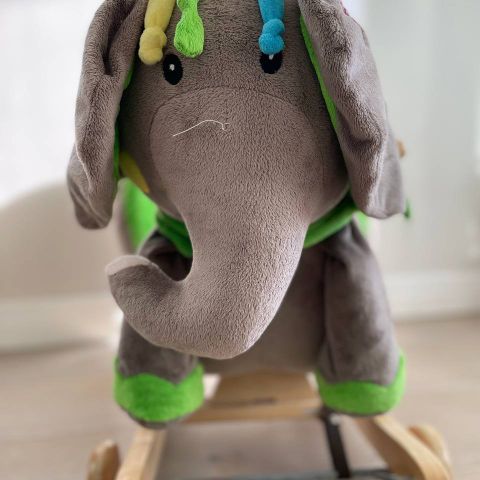 Gyngedyr Elefant med Lyd