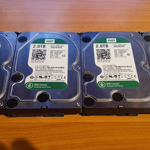 4 stk Western Digital Green 2TB selges samlet.