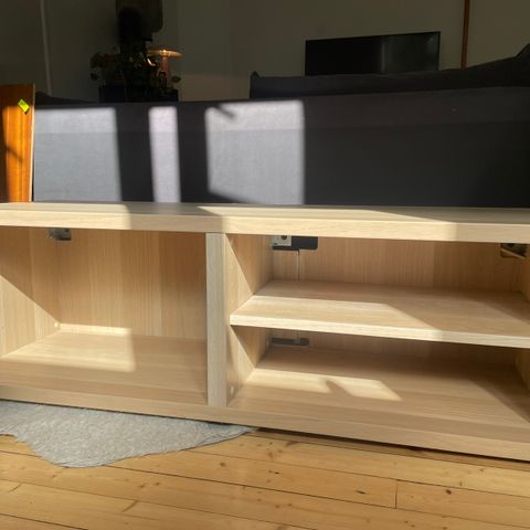 IKEA BESTÅ - tv-benk (reservert)