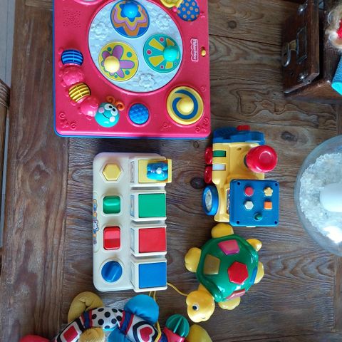 Pakke med babyleker fisher price mm