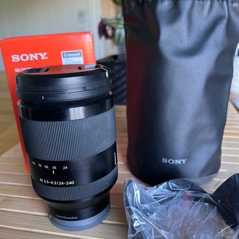 Sony FE 24-240mm F3.5-6.3 oss