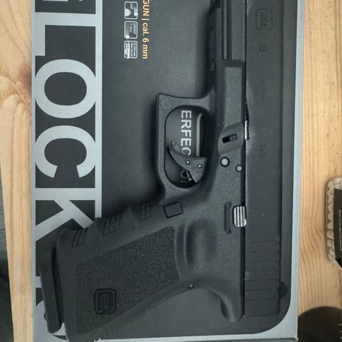 Glock 19 gass softgun med blowback