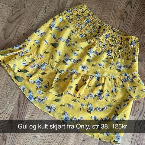 Mange skjørt og en shorts selges. Meget pent brukt.