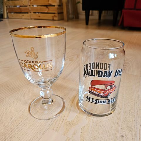 Beer glasses (Gouden Carolus)