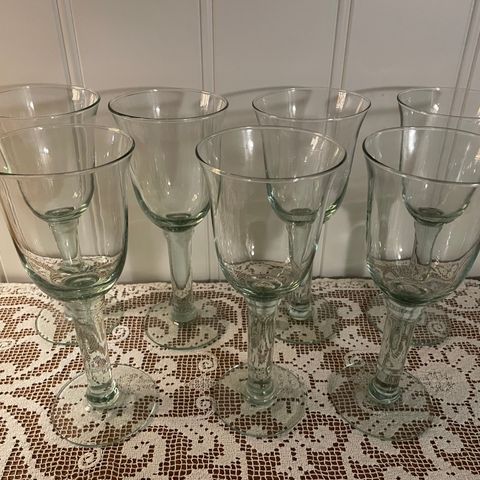 Håndlagde glass