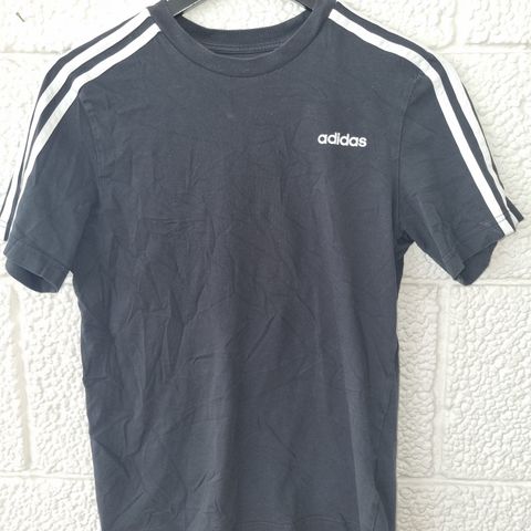 Adidas T-skjorte 14-15 år str. 170