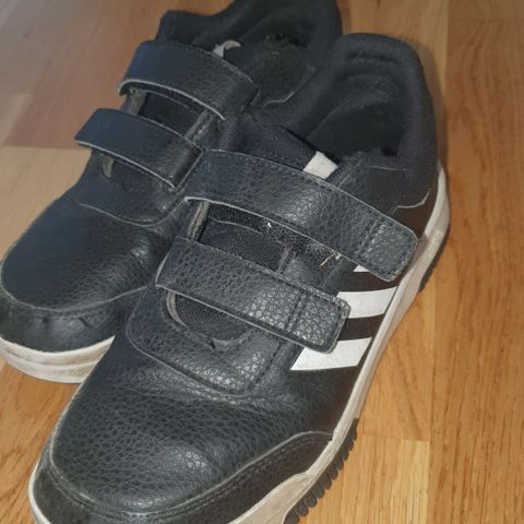 Adidas sko I str.35 selges