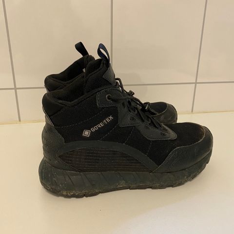 Gore-tex sko str 36