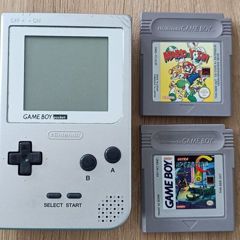 Game Boy Pocket med 2 spill