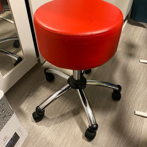 cosmetic chair