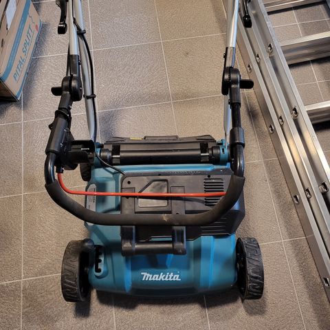 Makita mosefjerner UV3600