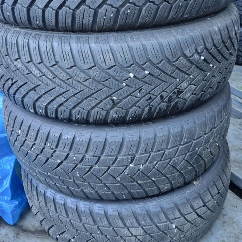 195/65R15 vinterdekk 4stk