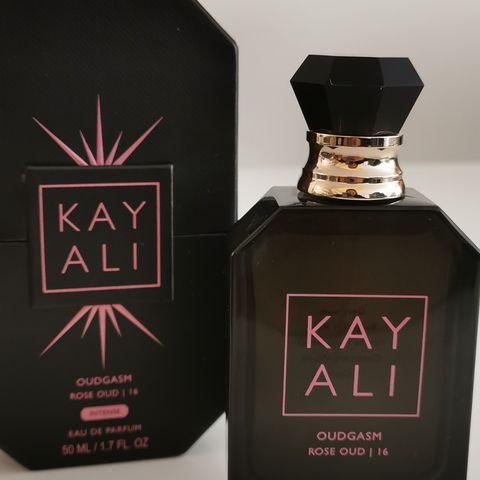 Kayali oudgasm rose oud