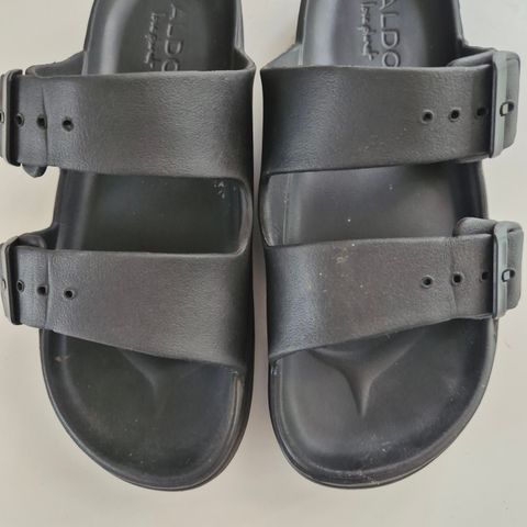 Sandaler str. 39 kr 100