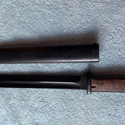 Tysk WW 2  Mauser bajonett og div merker