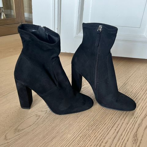 Steve Madden booties