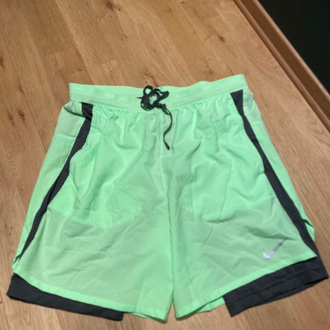 Nike løpeshorts