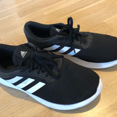 Adidas joggesko str 42