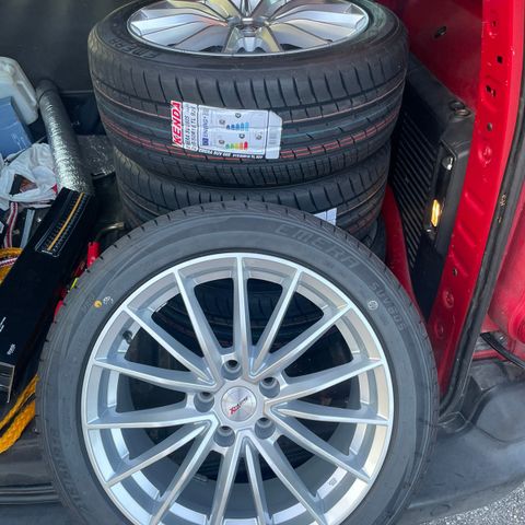 Xtreme RX16 18X8- 5x114 ET34 70,1 med KENDA 215/50/R18