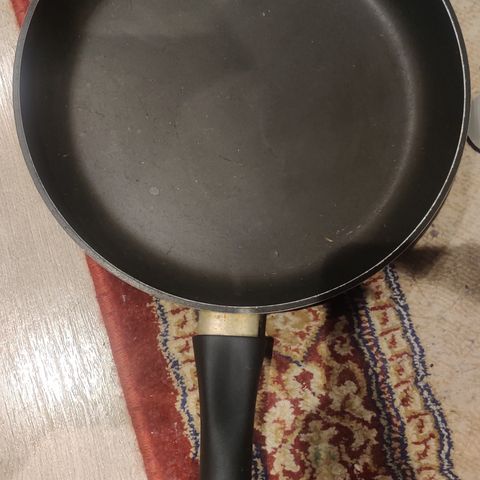 Kjokken stekepanne gis bort / kitchen Frying pan given away