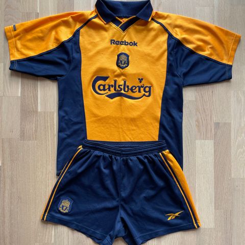 2000/2001 Liverpool oransje bortedrakt med shorts Redknapp #15