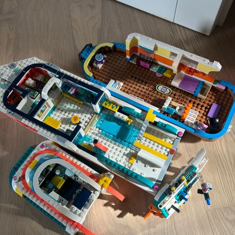 Lego friends båter