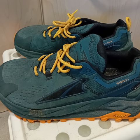 Altra olympus 5, str 42