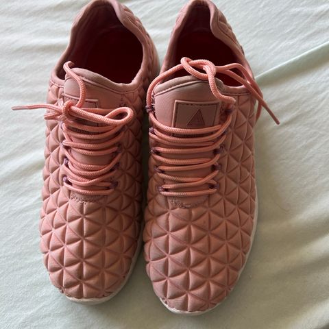 ASFVLT sneakers