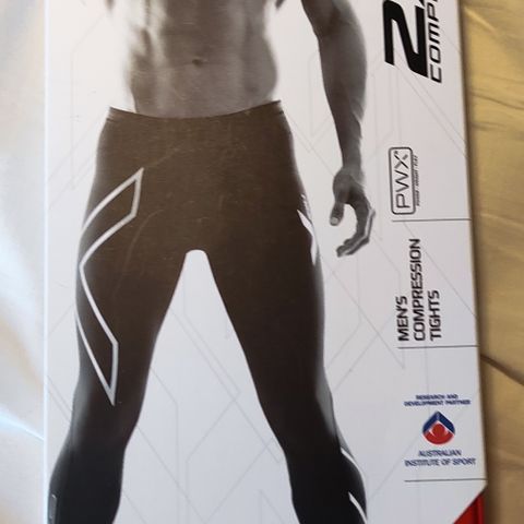 2xu tights herre str. M. HELT NY