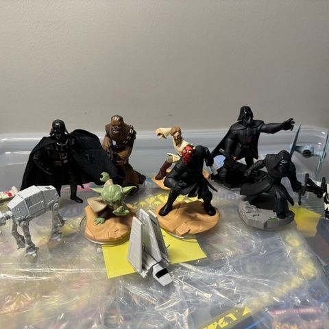 Diverse Star Wars figurer