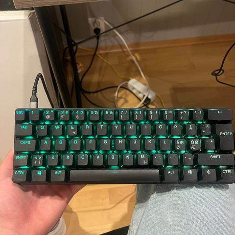 NY PRIS (700kr) Steelseries apex 9 mini