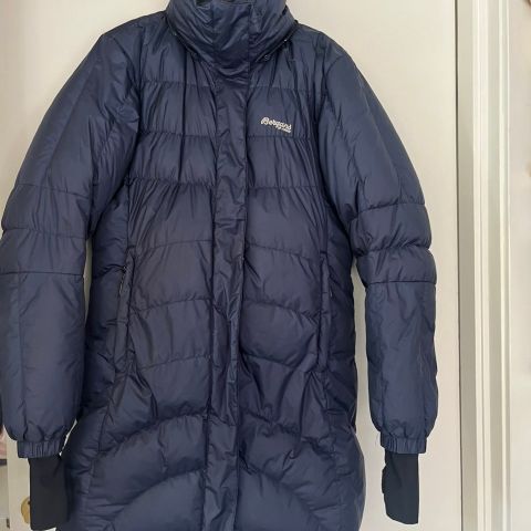 Bergans parkas selges, pent og lite brukt