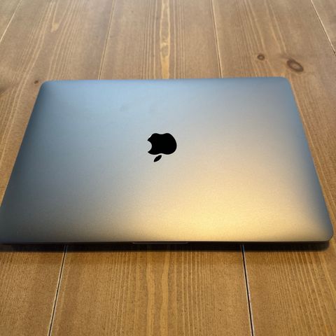 Macbook Pro (13-inch, M1, 2020)