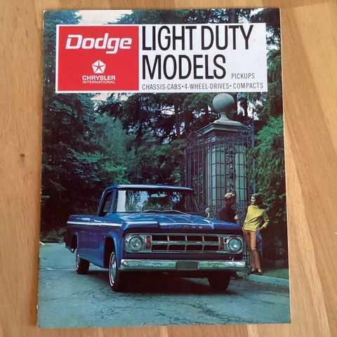 DODGE LIGHT DUTY MODELS 1969 brosjyre. Kan sendes med Postnord kost.69kr