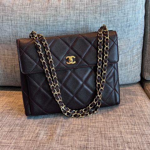 Chanel vintage maxi caviar