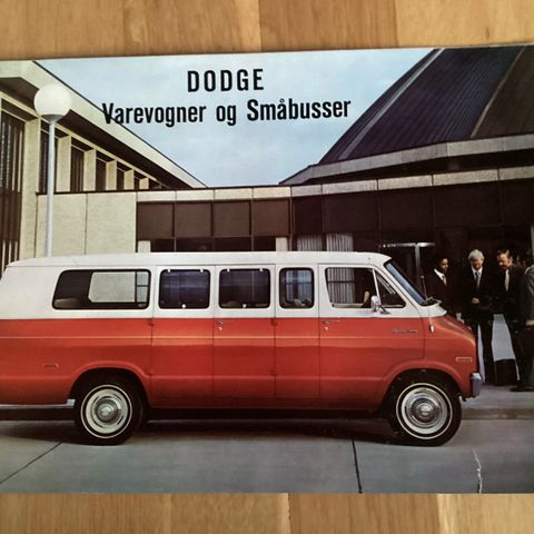 DODGE varevogner og busser 1976 brosjyre. NORSK. Sendes Postnord 69kr