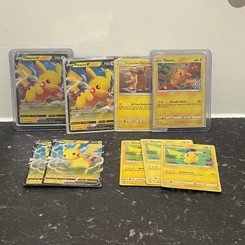 Selger min Pokemon kort Picachu samling!