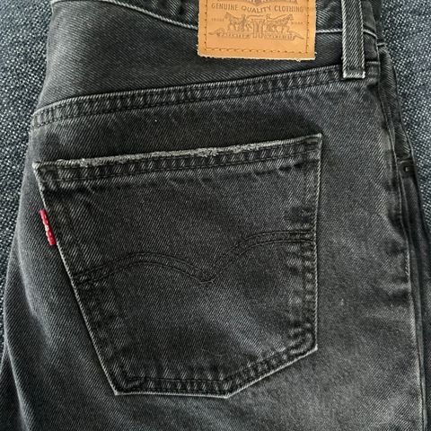 Levis Middy Straight str. 31