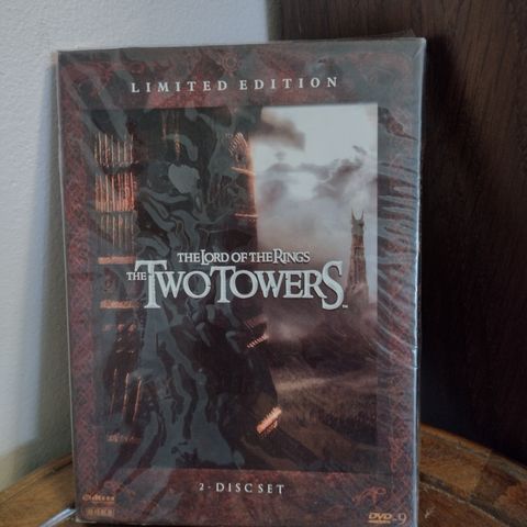 Limited Edition The Lord of The Rings Two Towers DVD Selges