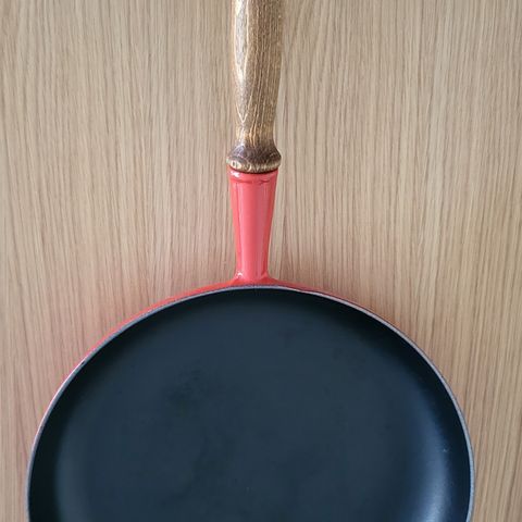 LeCreuset 28 cm stekepanne m/trehåndtak